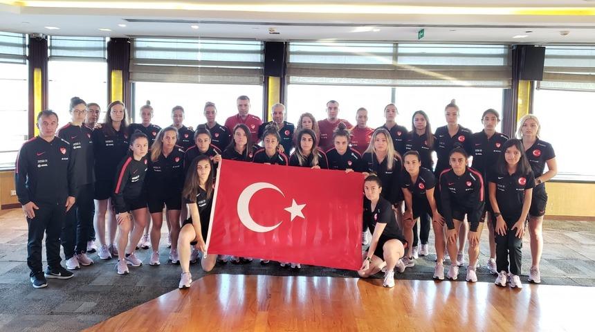 Kadın Milli Takımı Menemen'de