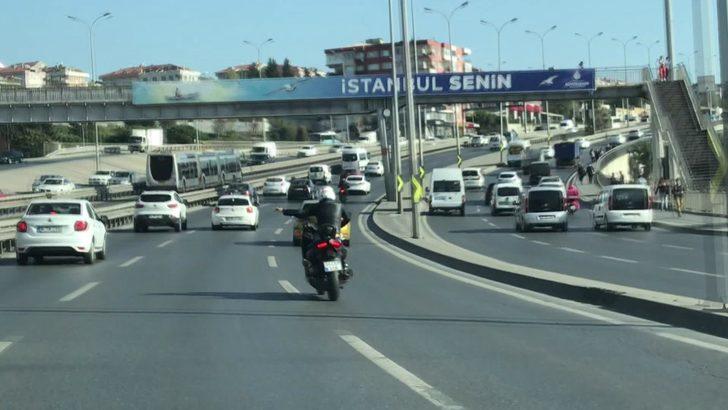 Motosikletle makas atarken bile dans eden maganda kamerada G2