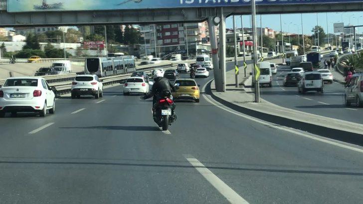 Motosikletle makas atarken bile dans eden maganda kamerada G3