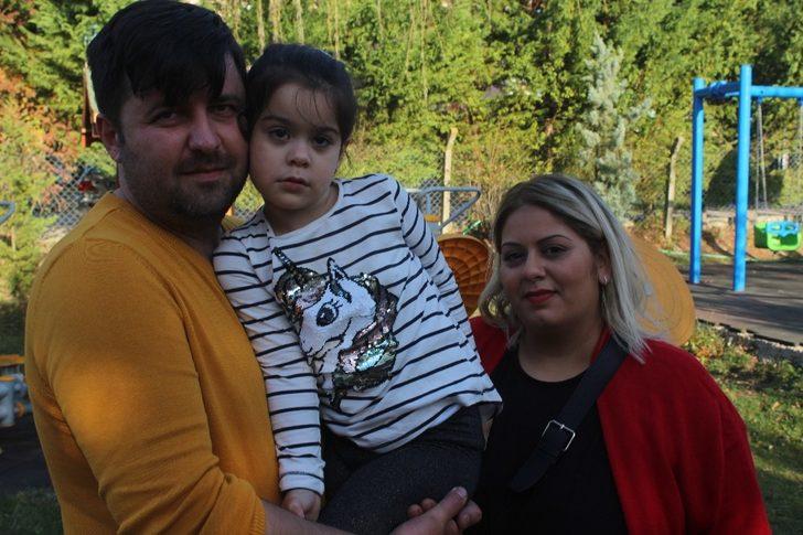 Otizmli kızının ilk kez konuştuğunu duyan anne gözyaşlarını tutamadı G2
