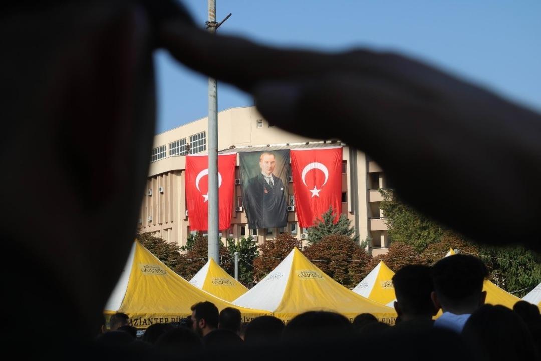 Gaziantep&rsquo;te Atat&uuml;rk ebediyete intikalinin 81.yıl d&ouml;n&uuml;m&uuml; anıldı