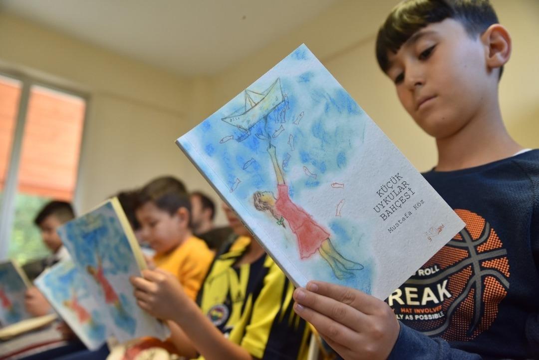 &Ccedil;ocuklar şair ve şiirleri ile buluştu