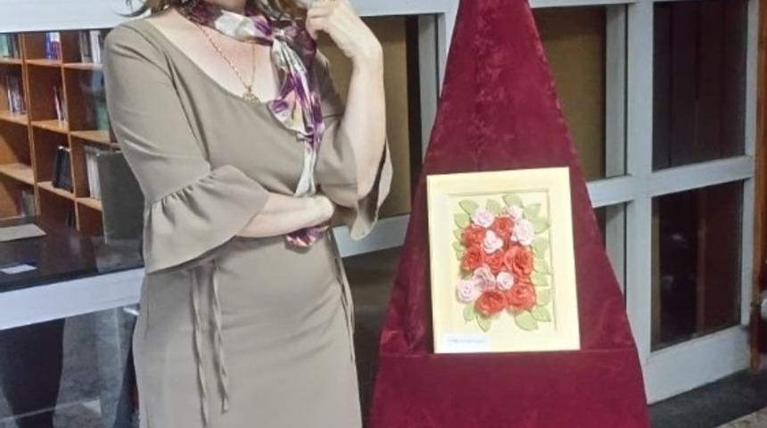 Ressam G&uuml;her&rsquo;in seramik g&uuml;l&uuml;