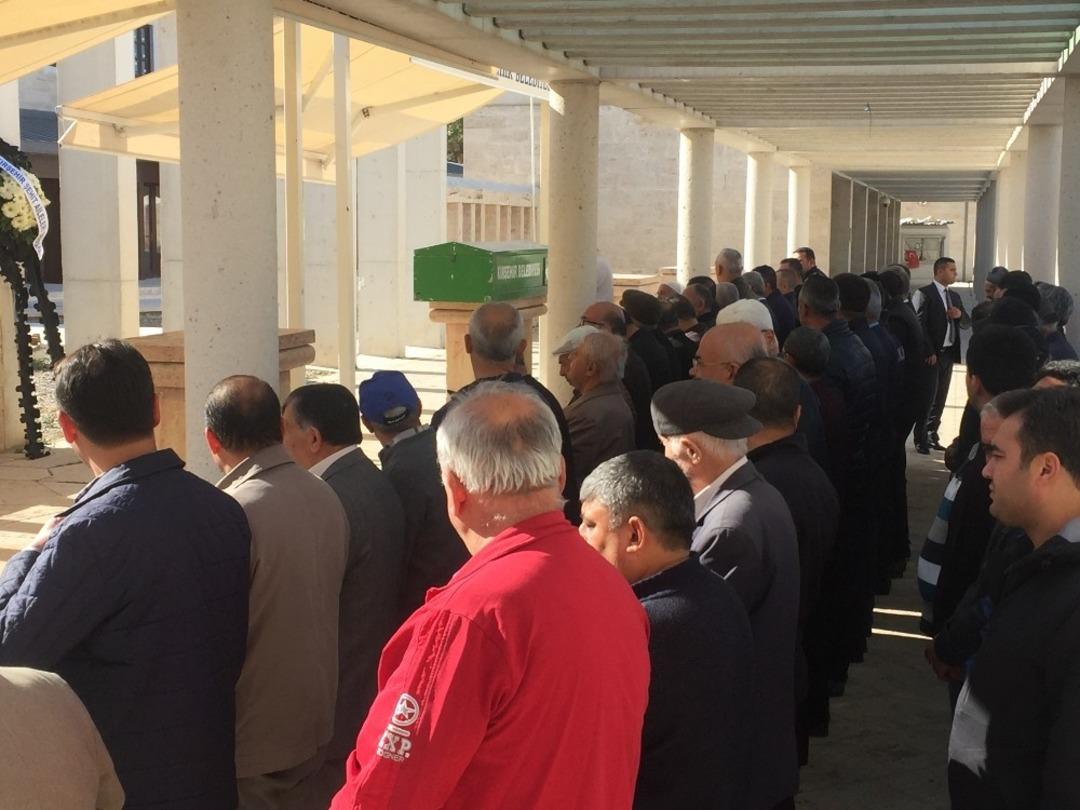 Şehit Yılmaz &Ouml;zg&uuml;ner&rsquo;in babası son yolculuğuna uğurlandı