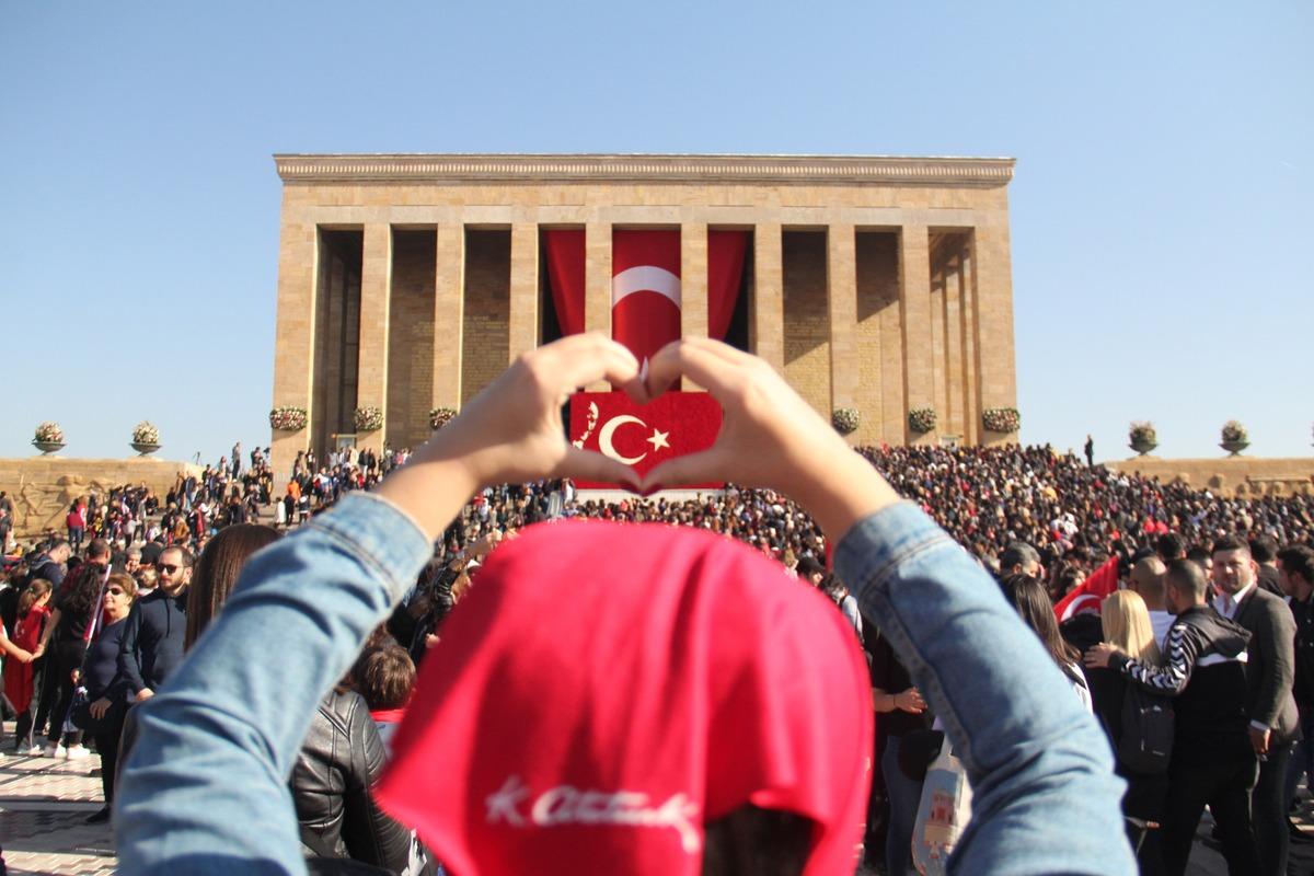 10 Kasım'da T&uuml;rkiye Anıtkabir'e akın etti
