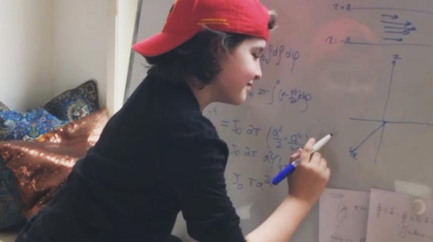 D&uuml;nyanın en gen&ccedil; &uuml;niversite mezunu olması beklenen Laurent 9 yaşında elektrik m&uuml;hendisi olacak