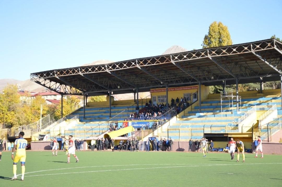 Bitlis &Ouml;zg&uuml;zeldere Spor evinde rakibini 6 golle ge&ccedil;ti