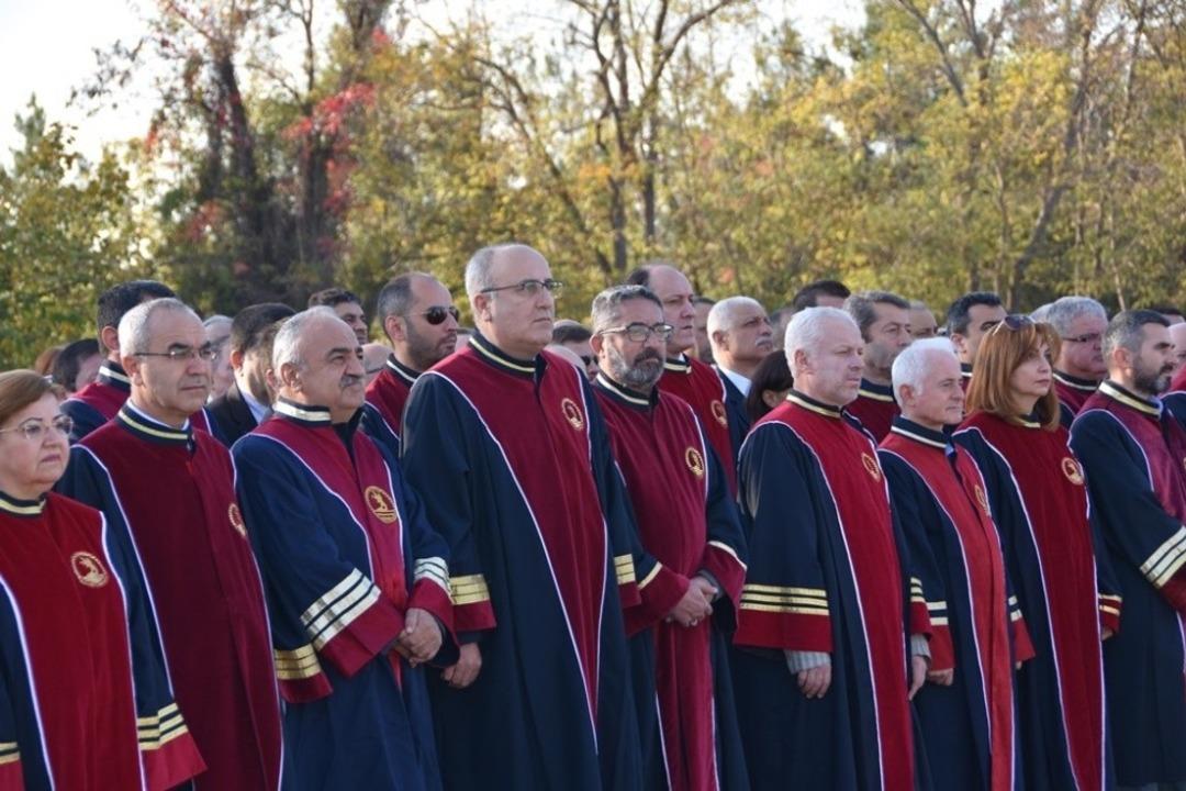 Atat&uuml;rk OM&Uuml;&rsquo;de sevgi ve hasretle anıldı