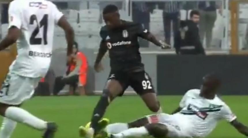  Abdoulay Diaby-Isaac Sackey pozisyonu maça damga vurdu (Hakem Özgür Yankaya'ya tepki)