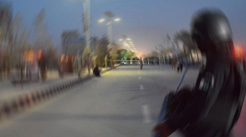 Pakistan'da güvenlik görevlilerinin aracına saldırı: 5 ölü