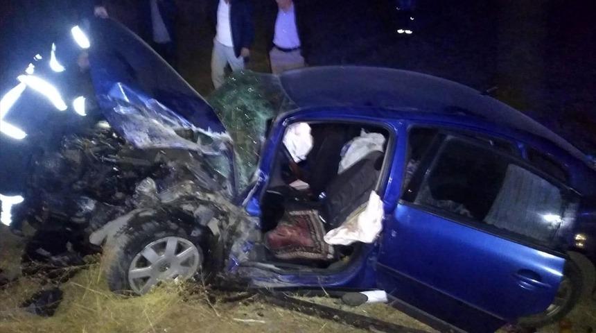 Aksaray'da iki otomobil çarpıştı: 8 yaralı