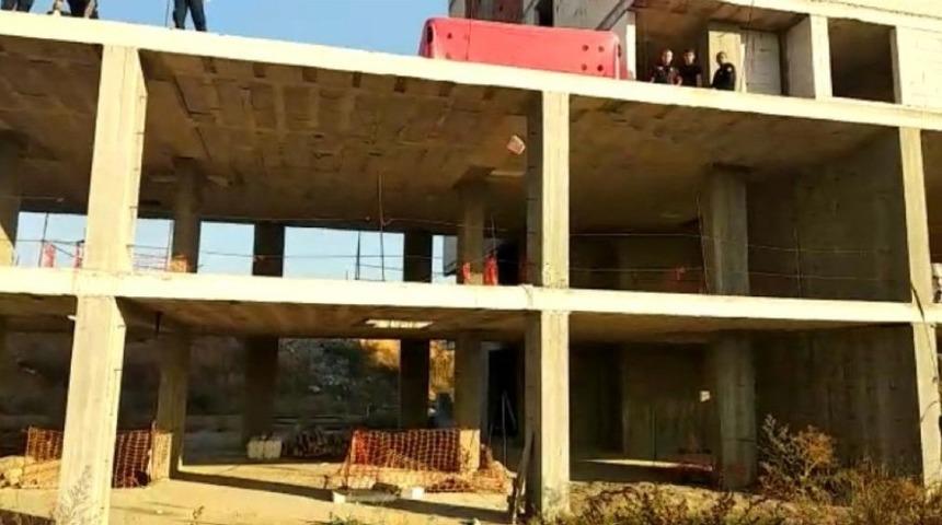 'Çok borcum var' diyerek intihar etmek istedi, para saçtı