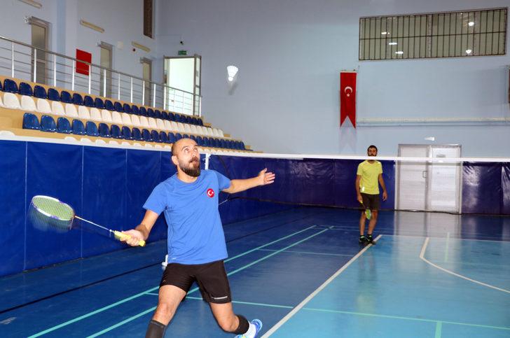 Engelli sporcu, 'Batminton Avrupa Şampiyonası'na hazırlanıyor G3