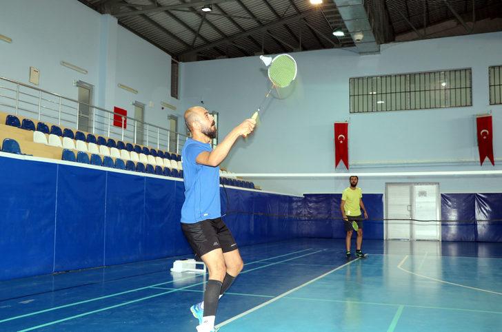 Engelli sporcu, 'Batminton Avrupa Şampiyonası'na hazırlanıyor G4