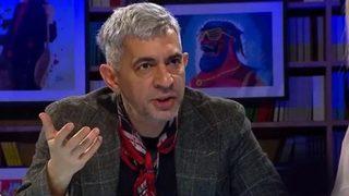 Okan Bayülgen’den çocuklarıyla oynayan babalara hakaret!