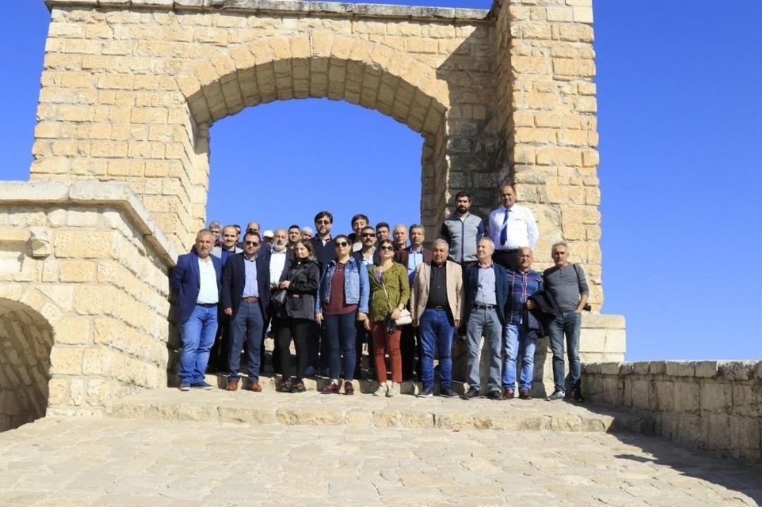 DTSO heyetinden Hasuni mağaraları ve Malabadi K&ouml;pr&uuml;s&uuml;ne gezi