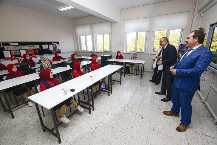 Başkan Kavuş: “İşini aşkla yaparak farklılık oluşturan tüm öğretmenlerimize teşekkür ediyorum” G2