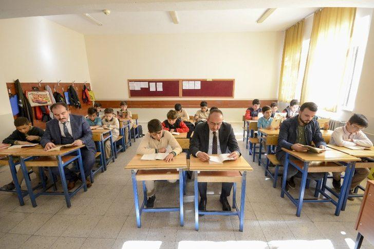 Başkan Kavuş: “İşini aşkla yaparak farklılık oluşturan tüm öğretmenlerimize teşekkür ediyorum” G3