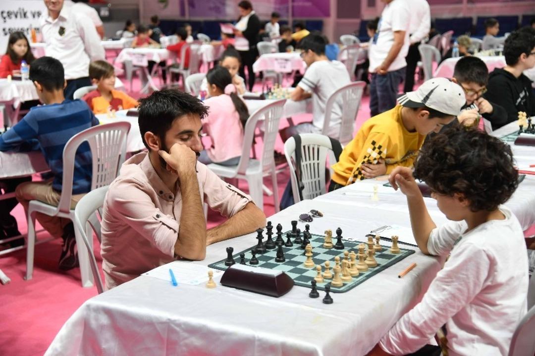 10 Kasım Atat&uuml;rk&rsquo;&uuml; Anma Satran&ccedil; Turnuvası yapıldı