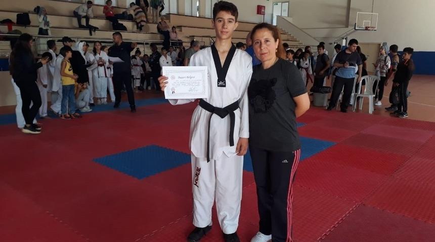 Kepez&rsquo;in Tekvando takımı gururlandırdı