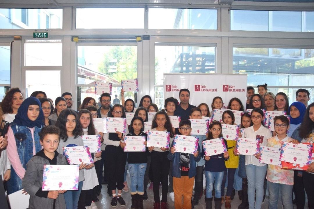 &Ccedil;ocuklar teknoloji ve bağımlılık sorununu resimledi