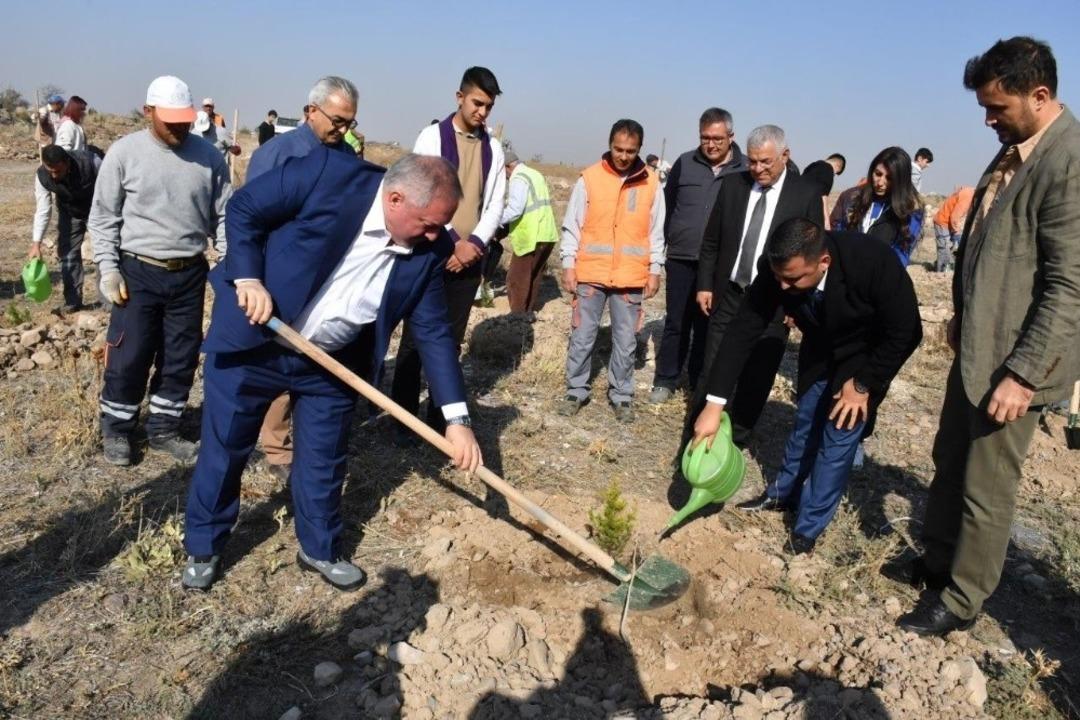 Kayseri OSB&rsquo;den Geleceğe Nefes Seferberliği&rsquo;ne 500 Fidanla Destek