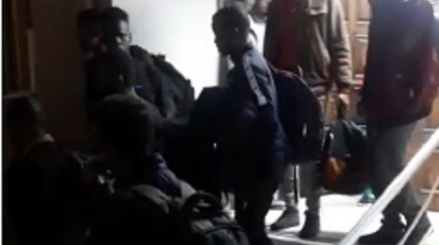 İzmir’de operasyon: 22 düzensiz göçmen yakalandı