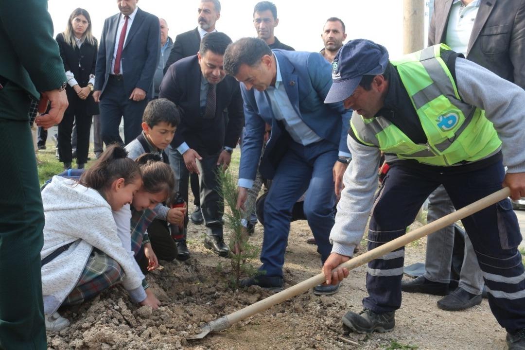 Tekirdağ da fidan dikme seferberliğine destek verdi