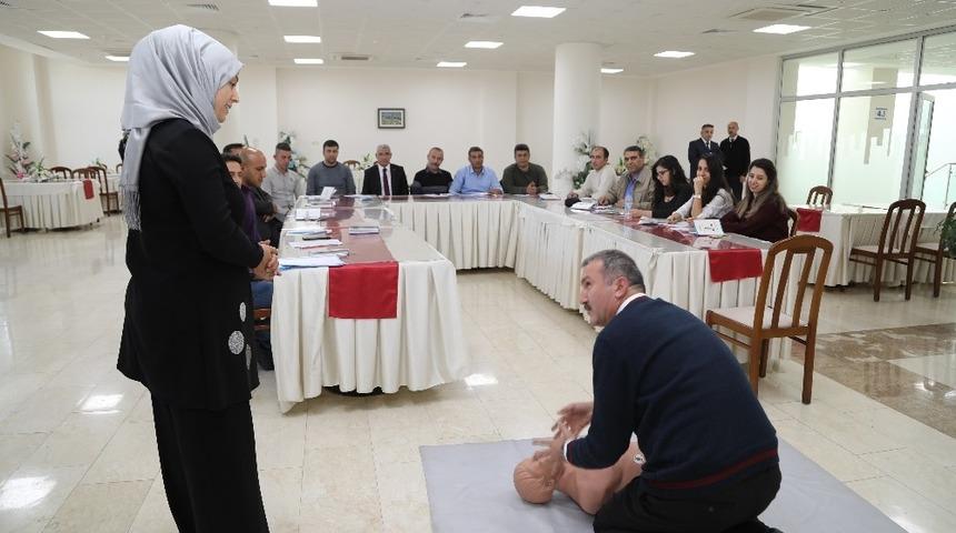 Battalgazi Belediye personeline ilk yardım eğitimi verildi
