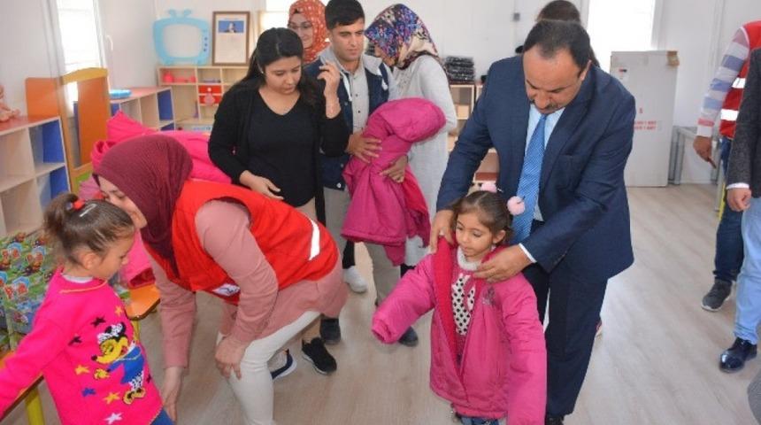 Kilis&rsquo;te fakir &ouml;ğrencilere kıyafet yardımı
