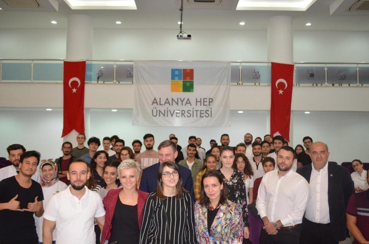 Sosyal Medya G&uuml;venliği Alanya&rsquo;da konuşuldu