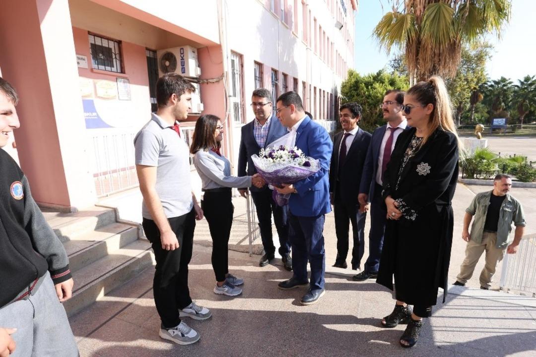 T&uuml;t&uuml;nc&uuml; meslek liseli gen&ccedil;lerle buluştu