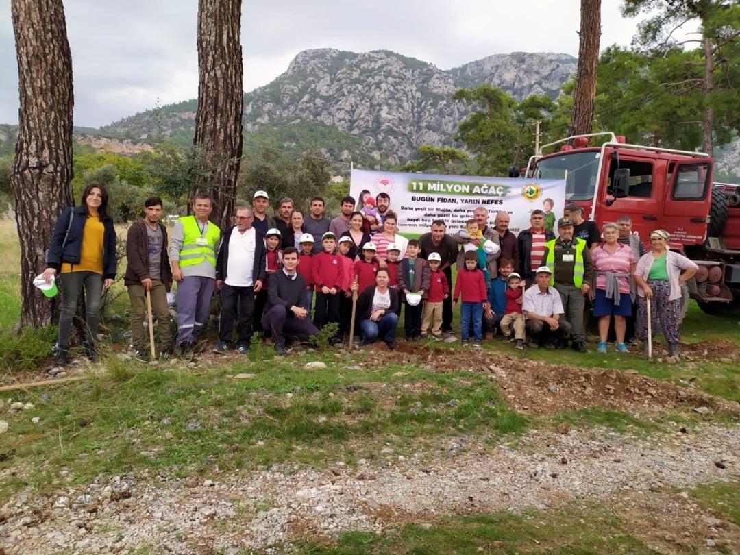 Ağa&ccedil; katliamının yaşandığı Akb&uuml;k&rsquo;te fidan dikimi