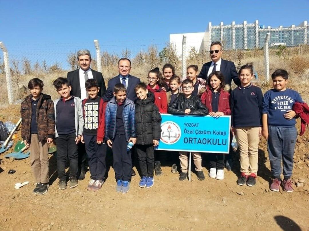 Eğitim kurumundan fidan kampanyasına destek