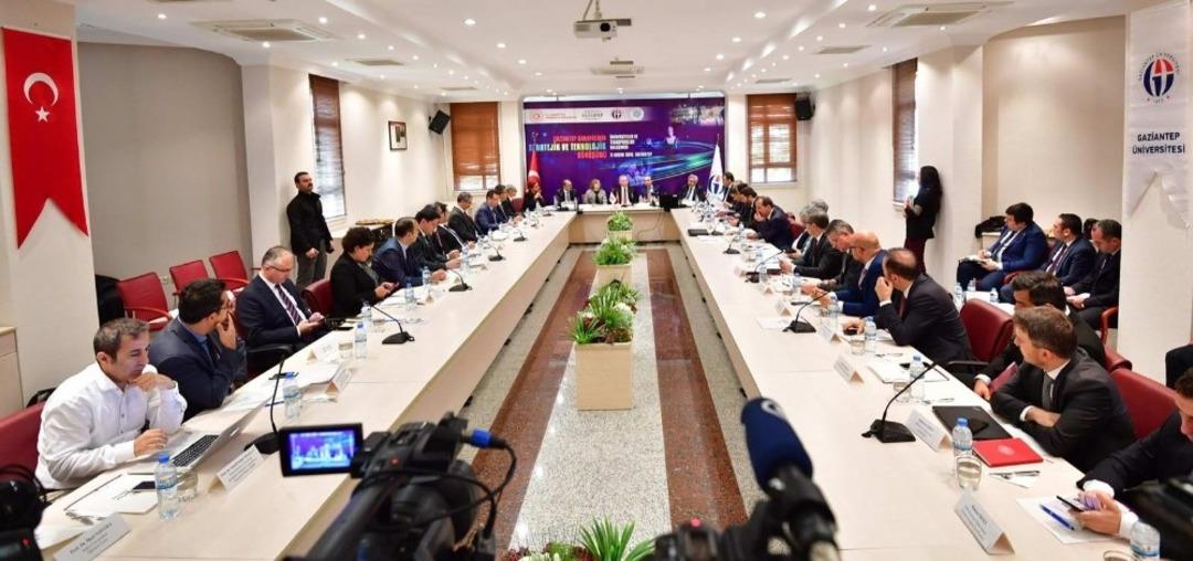 GA&Uuml;N&rsquo;de dev teknoloji toplantısı