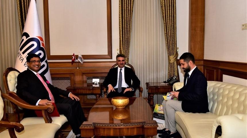 Hindistan B&uuml;y&uuml;kel&ccedil;isi Sanjay Bhattacharyya Vali Baruş&rsquo;u ziyaret etti