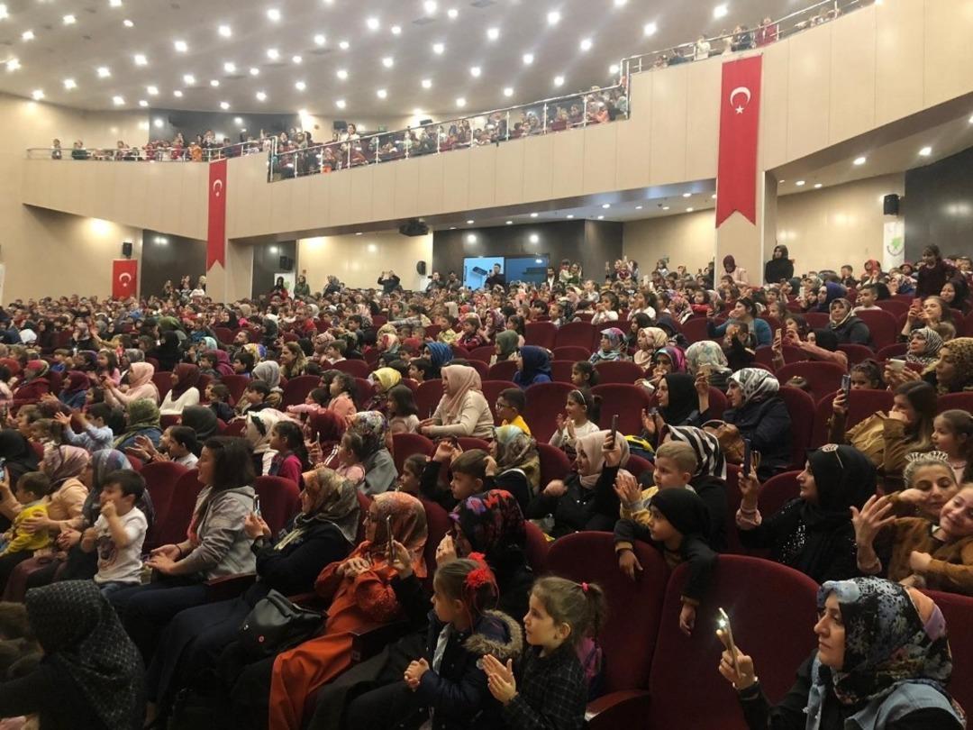 Mamaklı &ccedil;ocuklar, Mevlit Kandili programında, Hz. Muhammed&rsquo;in (s.a.v) hayatını &ouml;ğrendi