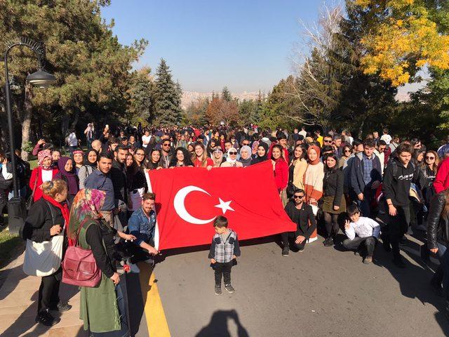 İstanbul Rumeli Üniversitesi öğrencileri Ata'nın huzurunda