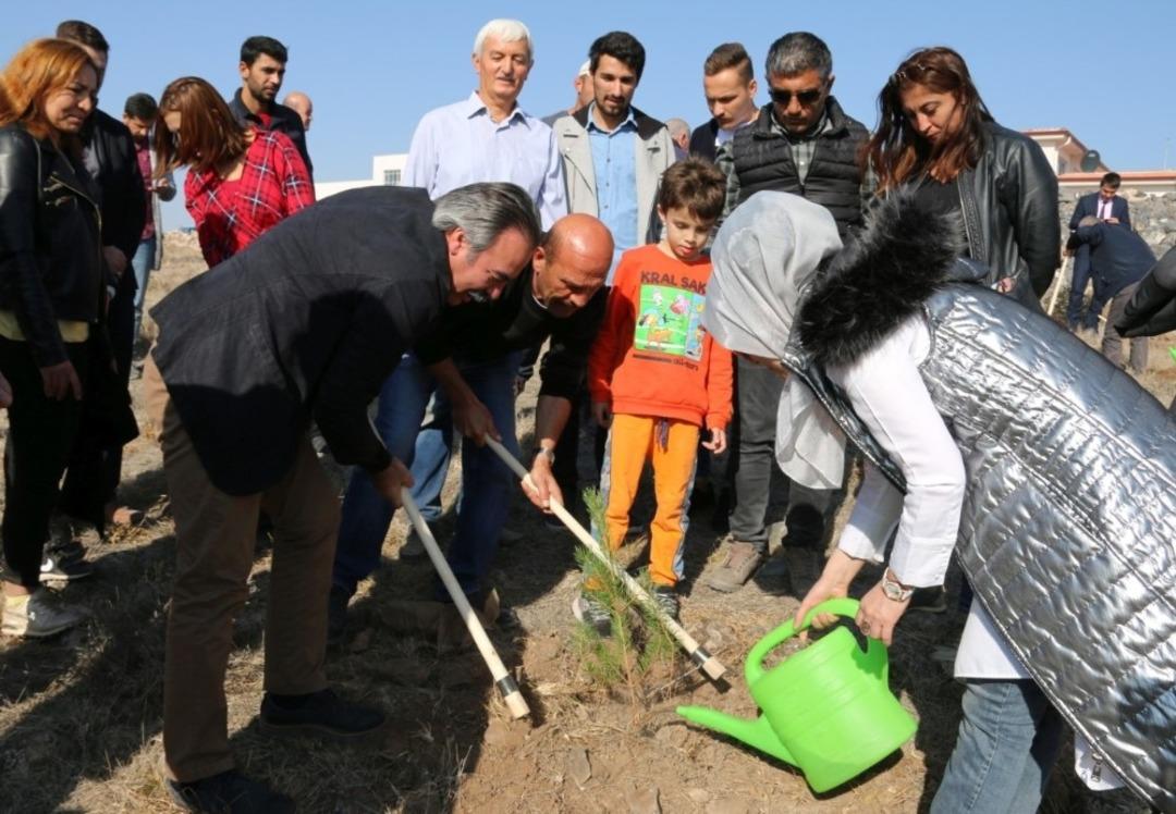 NEV&Uuml;&rsquo;de 11.11&rsquo;de 11 bin fidan toprakla buluşturuldu