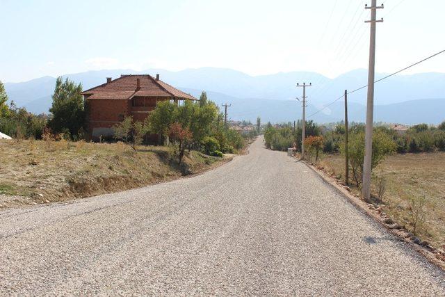 Akçay ve Ahatlı’yı bağlayan yol hizmete açıldı