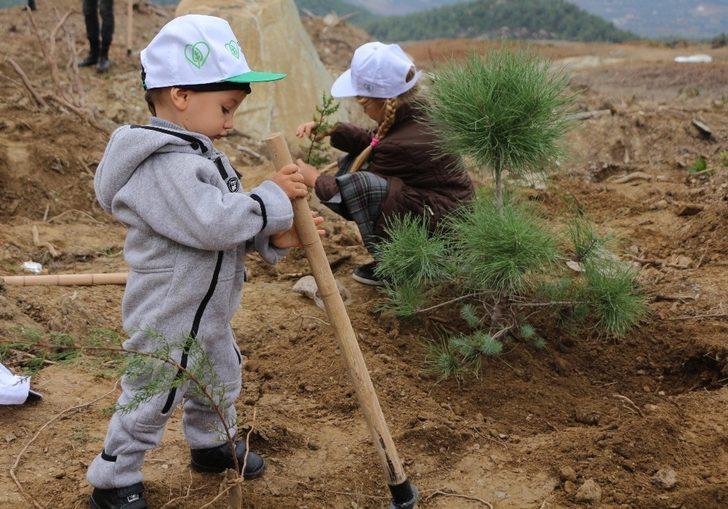 Kusadası’ndan geleceğe nedes için 9 bin fidan G1