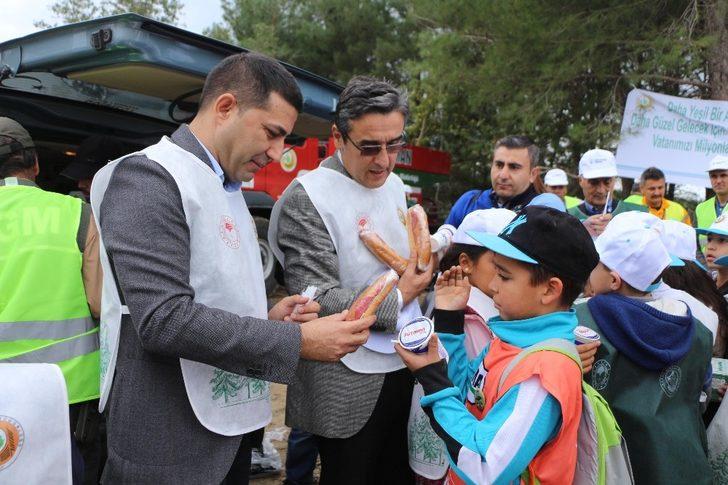 Kusadası’ndan geleceğe nedes için 9 bin fidan G2