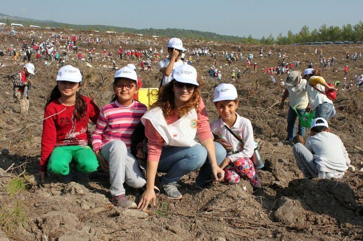 Erdemli’de 50 bin fidan toprakla buluştu G3