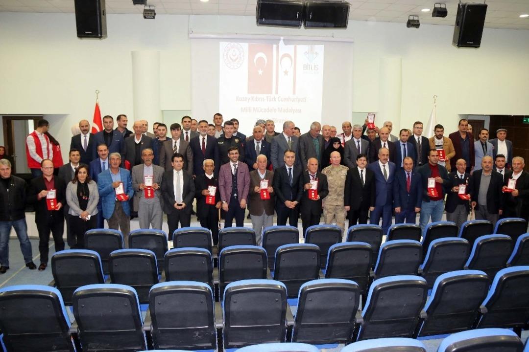 Bitlis&rsquo;te 29 Kıbrıs gazisine &lsquo;Milli M&uuml;cadele Madalyası&rsquo; verildi