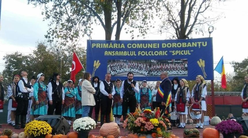 &Ccedil;ağdaş Anadolu Romanya&rsquo;da İstiklal Marşını coşku ve gururla s&ouml;yledi