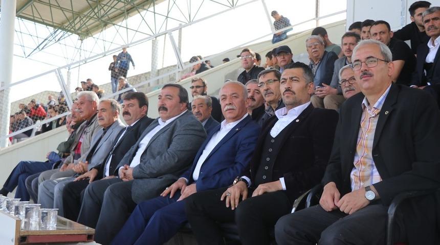 Dinar Belediye Spor Emirdağ Spor ile karşılaştı