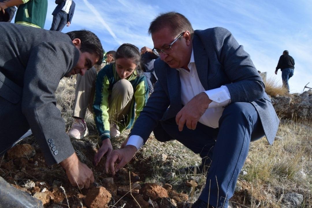 Ak&ccedil;adağ Belediyesi Geleceğe Nefes Oldu