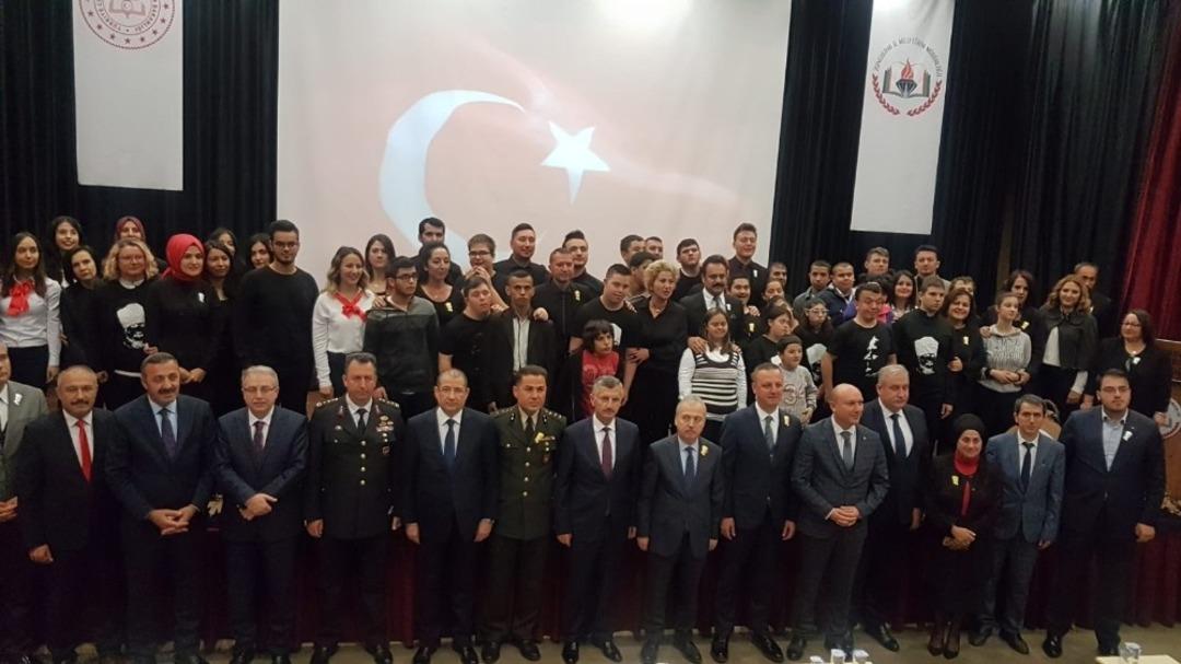 10 Kasım&rsquo;da bir ilk, "Bizim Dilimizle Atat&uuml;rk" b&uuml;y&uuml;k ilgi g&ouml;rd&uuml;