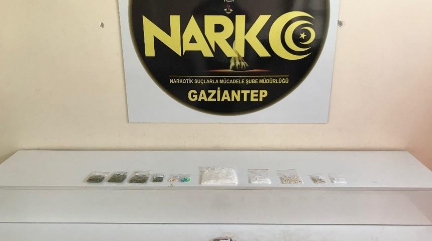 Polis uyuşturucu tacirlerine g&ouml;z a&ccedil;tırmıyor