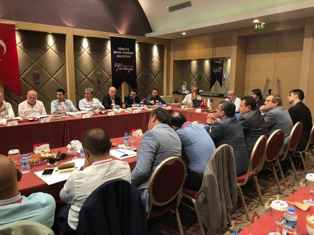 Rektör Karamustafa, ‘Türkiye Spor Turizmi Çalıştayı’na katıldı